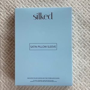 NIB Satin Pillow Case Sleeve